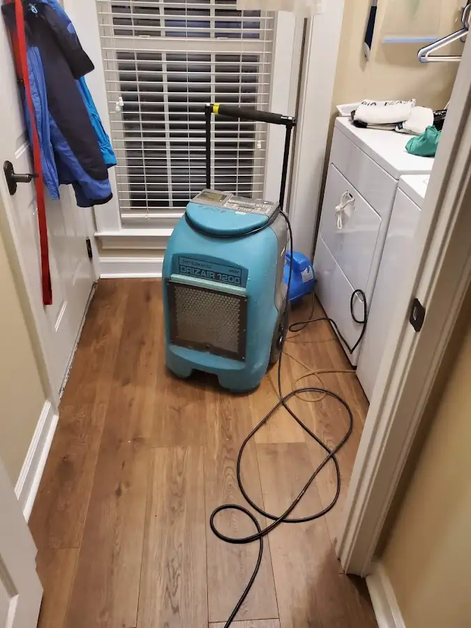 Commercial dehumidifier deployed for Crawl Space Restoration in Kansas City